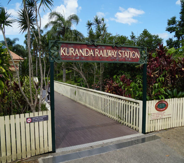 Kuranda_Railway_station-800x533