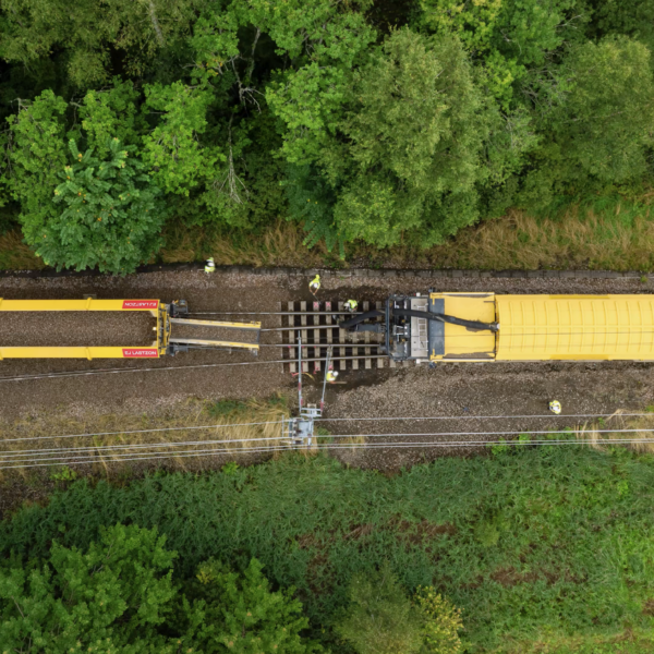 Railvac and Ballast Feeder